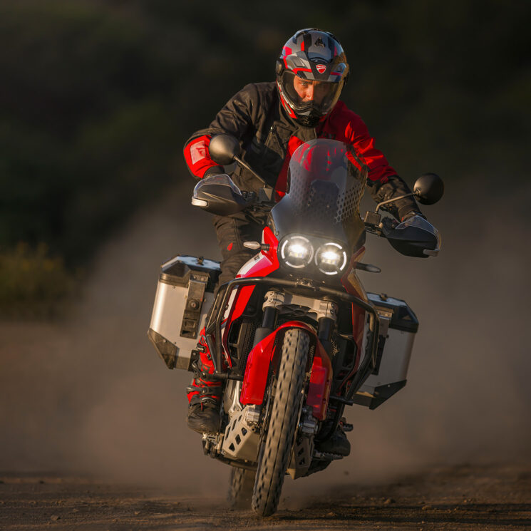 La nouvelle moto d'aventure Ducati DesertX Discovery 2025