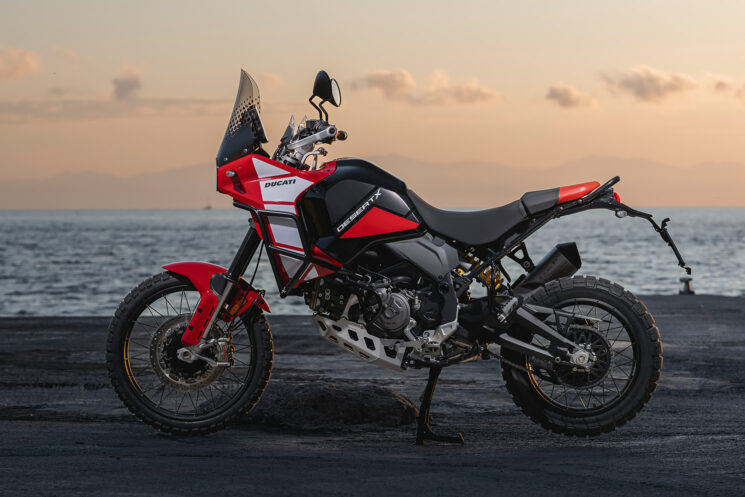 La nouvelle moto d'aventure Ducati DesertX Discovery 2025